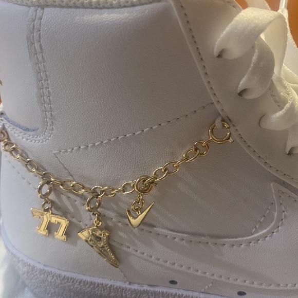 They have never been worn. - Picture 2 of 6